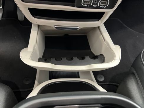 Used 2024 Chrysler Pacifica Touring-L FWD image 62