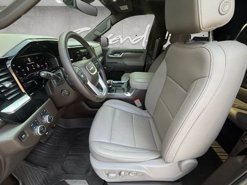 Used 2025 GMC Sierra 1500 SLT AWD/4WD image 19
