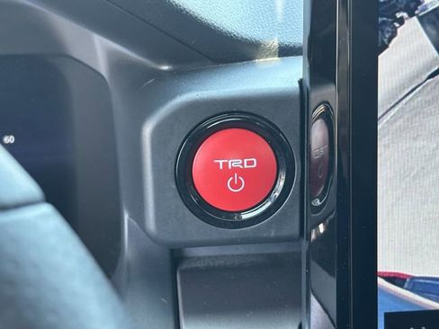 Used 2025 Toyota Tacoma TRD Sport AWD/4WD image 20