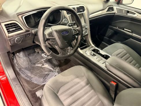 Used 2017 Ford Fusion SE w/ Fusion SE Technology Package FWD image 20