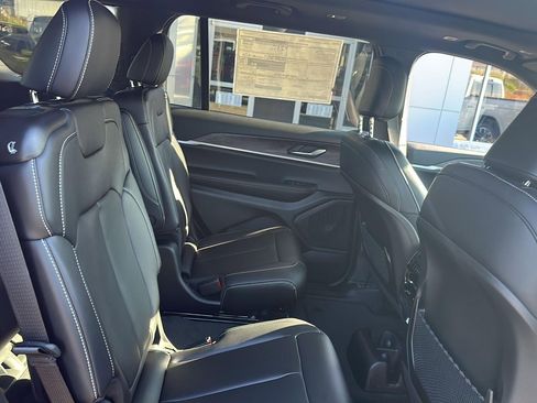 New 2025 Jeep Grand Cherokee L Limited w/ Black Appearance Package image 8