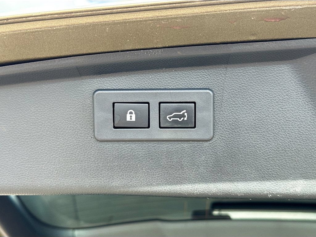 Used 2020 Subaru Outback Touring XT AWD/4WD image 31