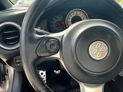 Used 2018 Toyota 86 image 15