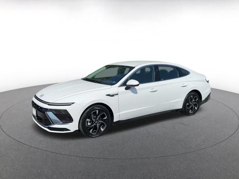 Used 2025 Hyundai Sonata SEL FWD image 8