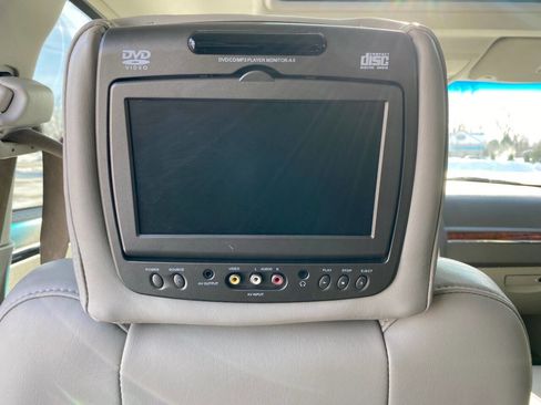 Used 2008 Chrysler 300 C w/ Protection Group II image 31