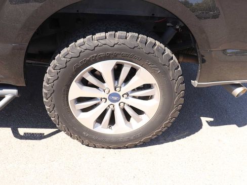Used 2017 Ford F150 XL w/ Equipment Group 101A Mid AWD/4WD image 9