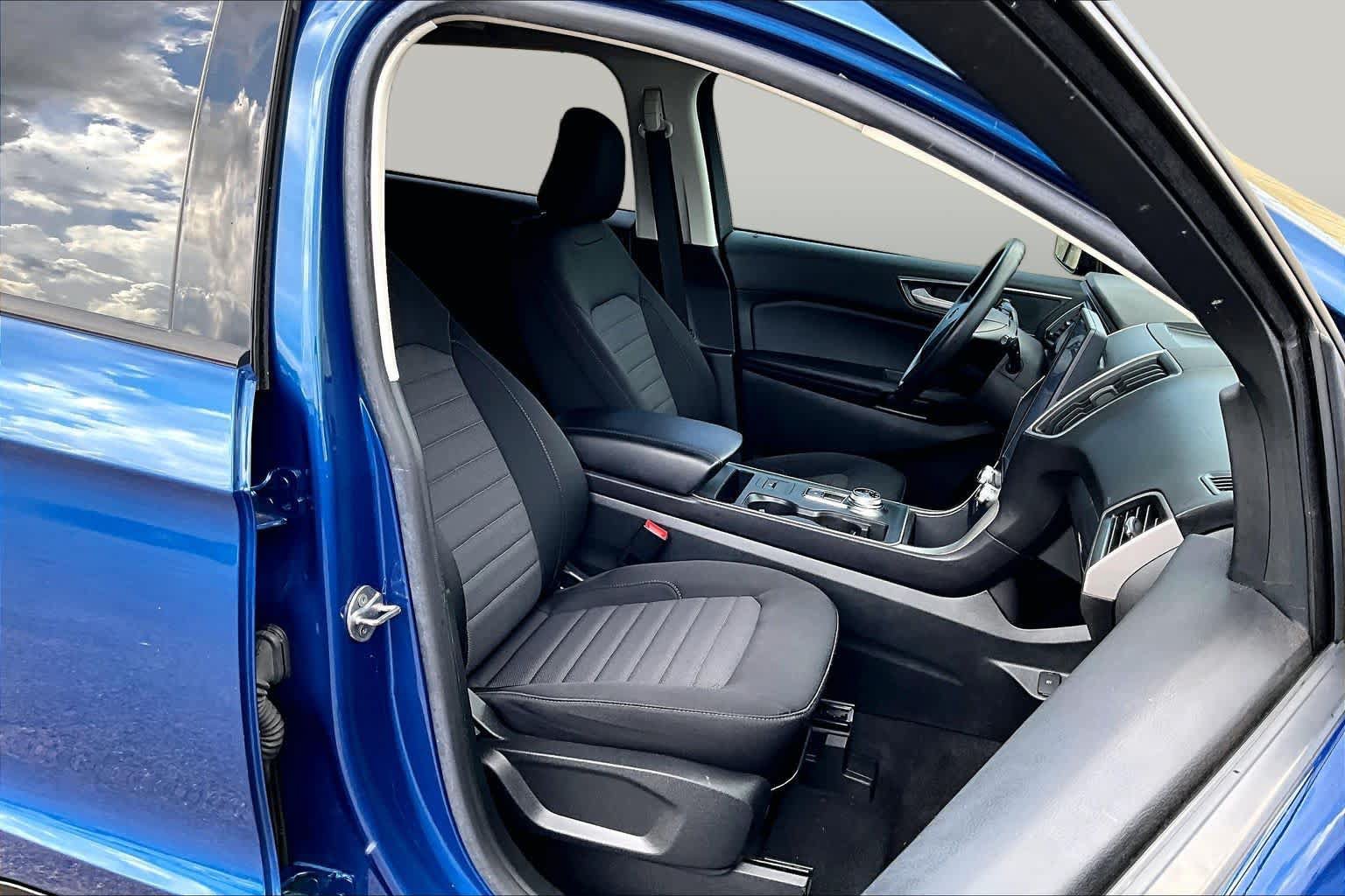 Used 2023 Ford Edge SE w/ Black Appearance Package AWD/4WD image 9