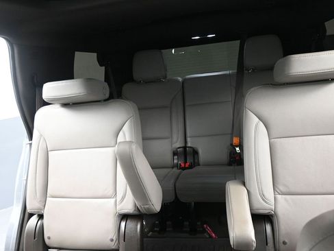 Used 2021 Chevrolet Tahoe Z71 w/ Z71 Off-Road Package image 6