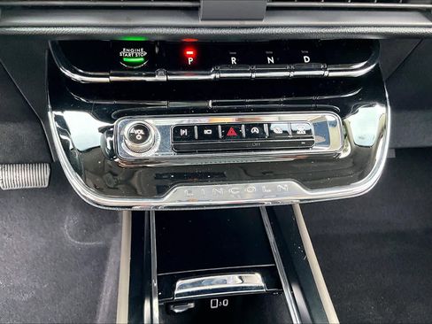 Used 2025 Lincoln Corsair FWD image 33