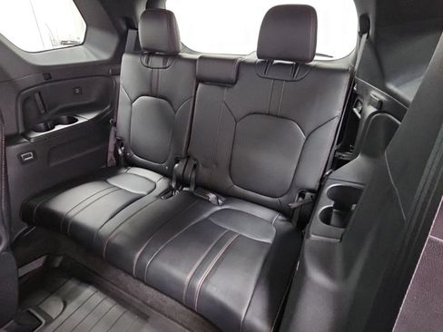 Used 2025 Honda Pilot TrailSport image 32