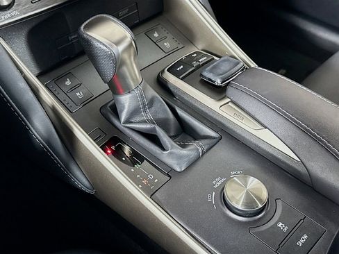 Used 2019 Lexus IS 300 F Sport w/ F Sport Package RWD image 17