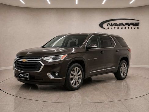 Used 2018 Chevrolet Traverse Premier w/ Driver Confidence II Package FWD image 4