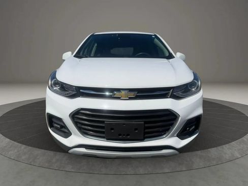 Used 2020 Chevrolet Trax LT AWD/4WD image 2