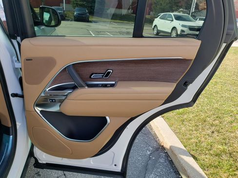 New 2026 Land Rover Range Rover SE image 16