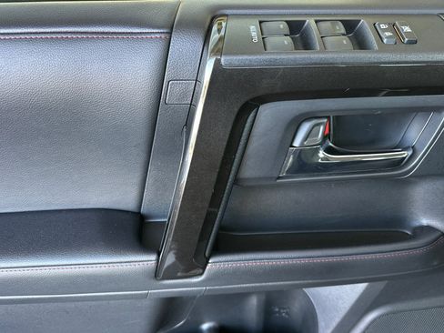 Used 2024 Toyota 4Runner TRD Off-Road Premium image 12