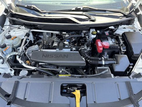 Used 2024 Nissan Rogue S FWD image 29