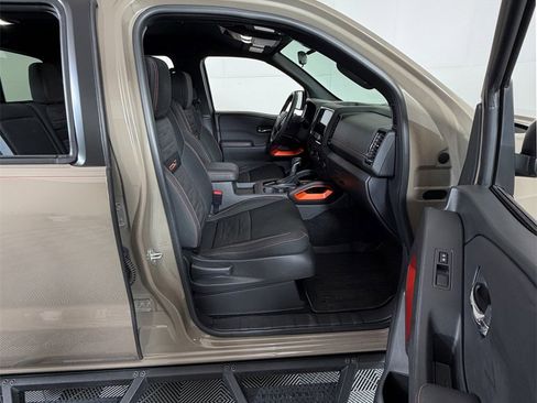 Used 2023 Nissan Frontier Pro-X w/ Technology Package image 6