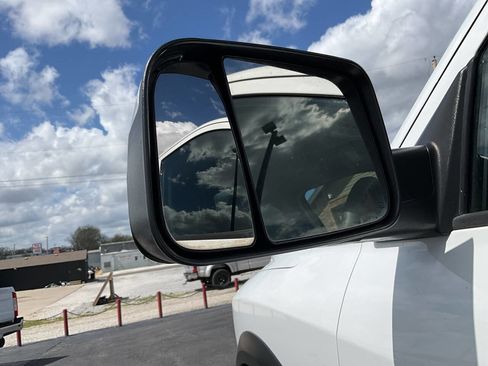 Used 2018 RAM 2500 Tradesman w/ Chrome Appearance Group image 38