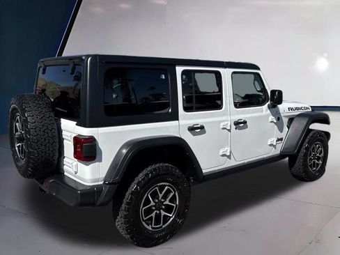 Used 2025 Jeep Wrangler Unlimited Rubicon AWD/4WD image 2