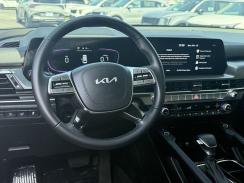 Used 2025 Kia Telluride S image 26
