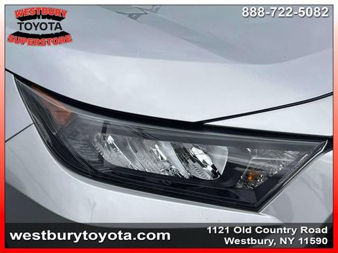 Used 2021 Toyota RAV4 LE AWD/4WD image 11