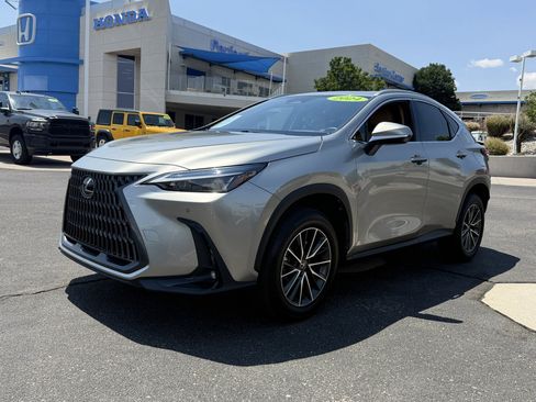 Used 2024 Lexus NX 250 FWD image 9