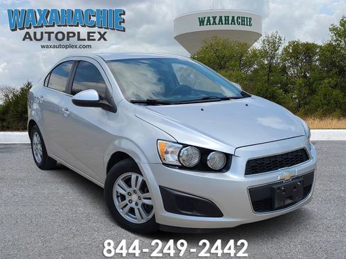 Used 2016 Chevrolet Sonic LT FWD image 1