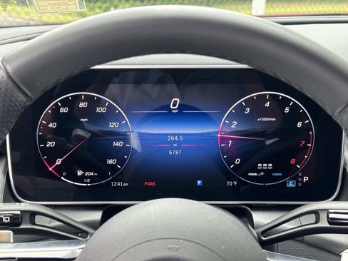 Used 2025 Mercedes-Benz GLC 300 image 26