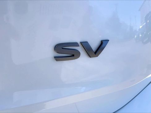 Used 2024 Nissan Rogue SV image 10