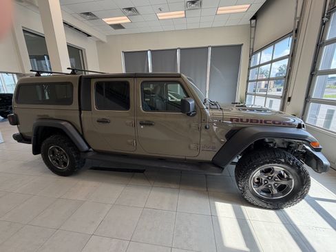 Used 2020 Jeep Gladiator Rubicon w/ Trailer Tow Package AWD/4WD image 5