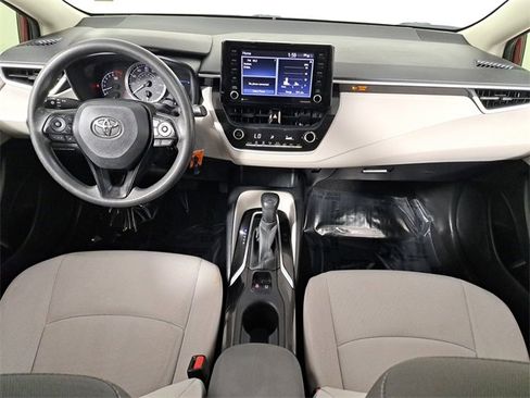 Used 2022 Toyota Corolla LE image 16