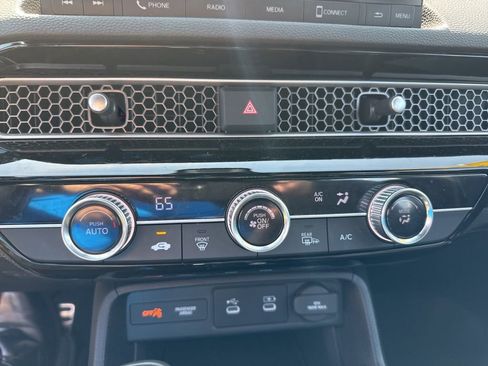 Used 2025 Honda Civic Sport image 18