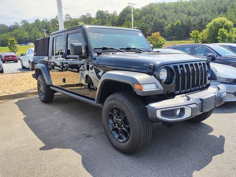 Used 2023 Jeep Gladiator Sport w/ Trailer Tow Package AWD/4WD image 3