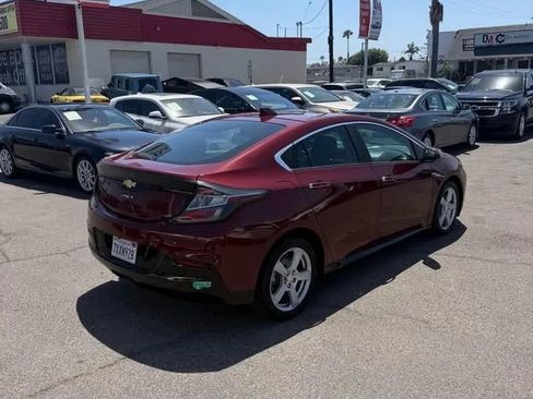 Used 2017 Chevrolet Volt LT FWD image 4