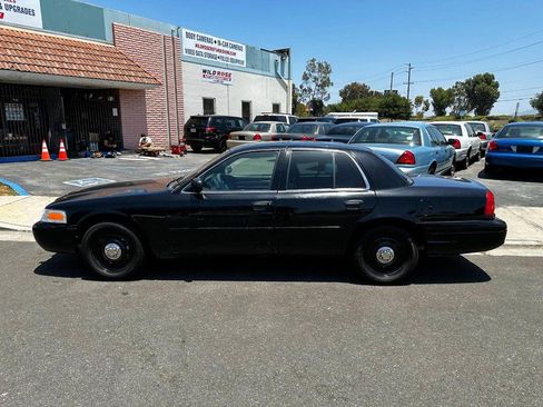 Used 2009 Ford Crown Victoria Police Interceptor image 3