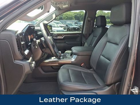 Used 2023 Chevrolet Silverado 1500 RST AWD/4WD image 2