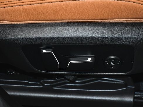 Used 2025 BMW X4 xDrive30i image 65