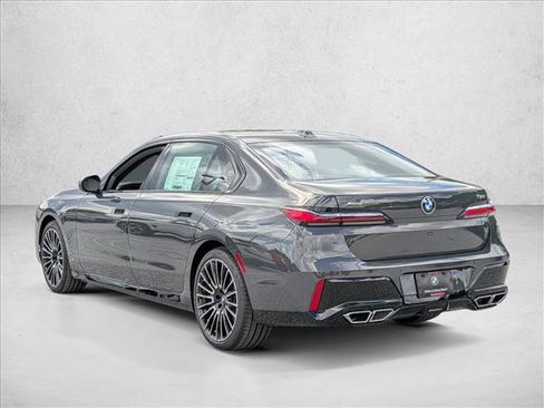 New 2026 BMW 760i xDrive w/ Premium Package image 9