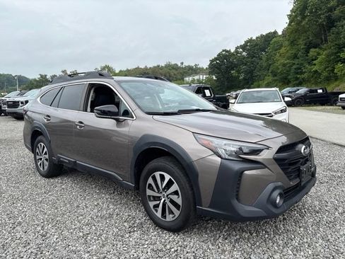 Used 2023 Subaru Outback Premium AWD/4WD image 7