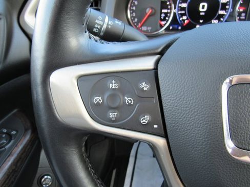 Used 2021 GMC Acadia Denali w/ Denali Technology Package image 16