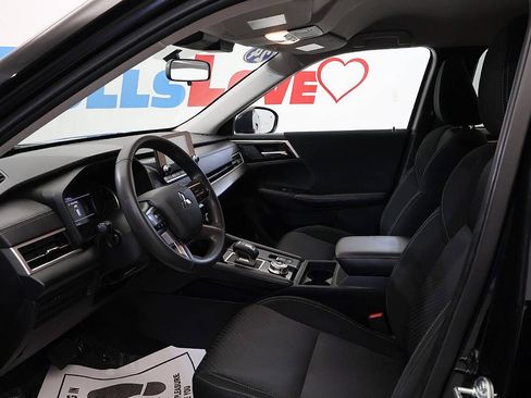 Used 2024 Mitsubishi Outlander ES AWD/4WD image 11