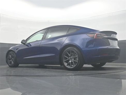 Used 2023 Tesla Model 3 Standard Range image 29