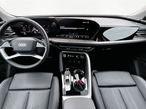 Used 2025 Audi Q5 Premium Plus w/ Premium Plus image 15