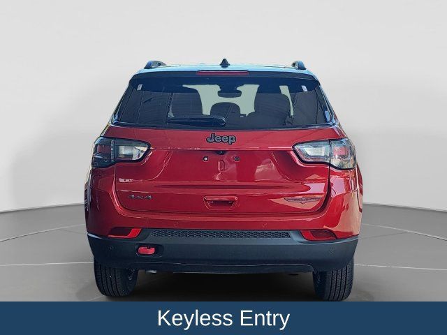Used 2025 Jeep Compass Trailhawk w/ Trailhawk Elite Group AWD/4WD image 7