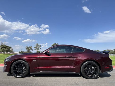 Used 2018 Ford Mustang GT w/ Black Accent Pkg RWD image 2