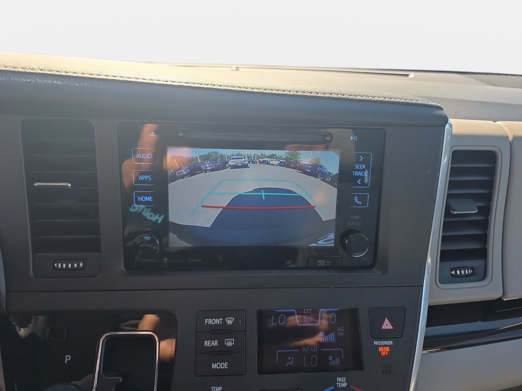 Used 2017 Toyota Sienna XLE Premium w/ Protection Package FWD image 24