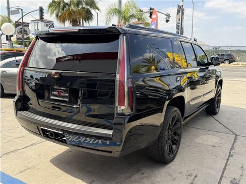 Used 2019 Cadillac Escalade ESV Premium Luxury RWD image 63