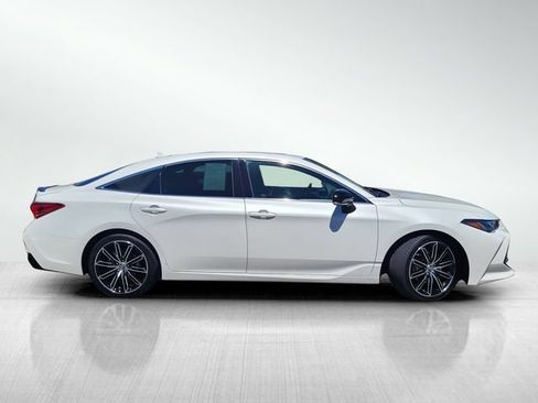 Used 2019 Toyota Avalon Touring w/ Advanced Safety Package FWD image 3