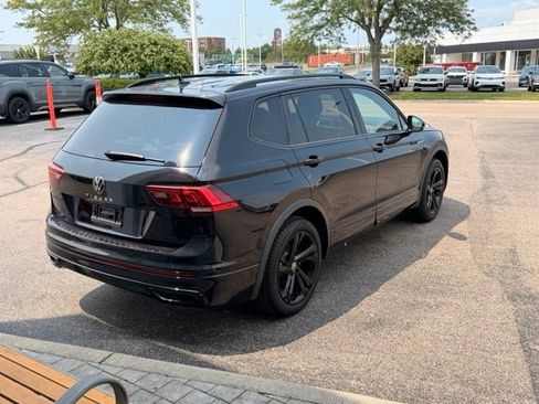 Certified 2023 Volkswagen Tiguan SE R-Line FWD image 4