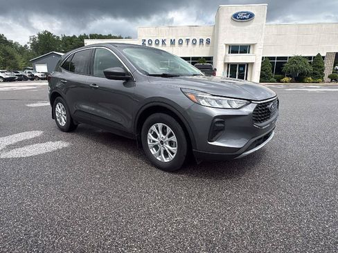 Certified 2024 Ford Escape Active AWD/4WD image 2